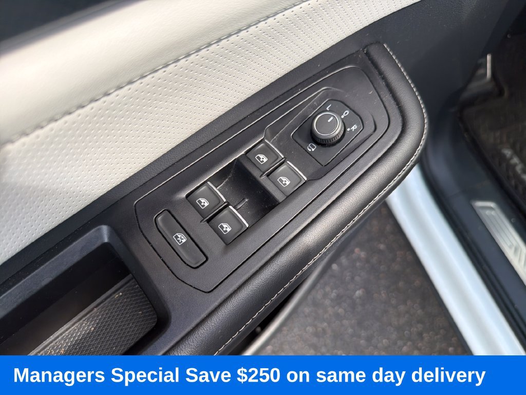 Used 2024 Volkswagen Atlas Cross Sport SEL Premium R-Line AWD/4WD image 12