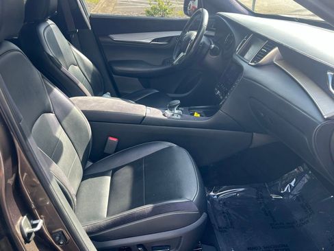 Used 2019 INFINITI QX50 Essential w/ Sensory Package FWD image 15