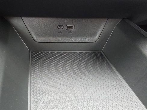 Used 2026 Chevrolet Equinox LT w/ Convenience Package II image 16