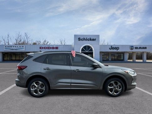 Used 2023 Ford Escape ST-Line AWD/4WD image 2