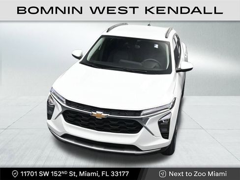 Used 2025 Chevrolet Trax LT image 19