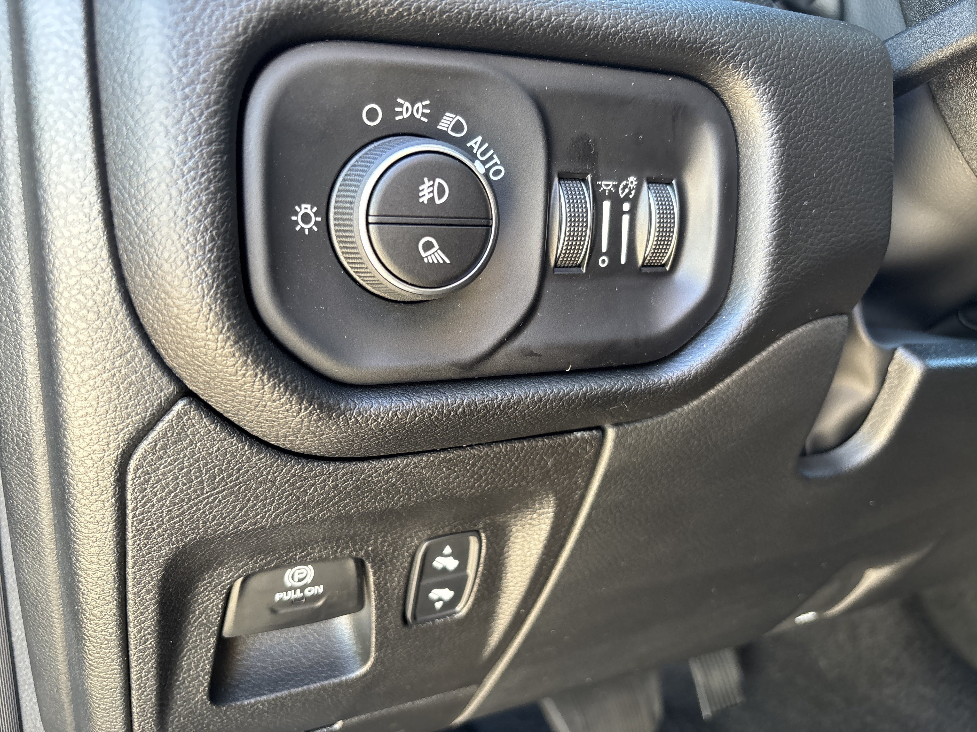 Used 2025 RAM 1500 Big Horn AWD/4WD image 28