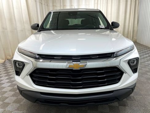 Used 2024 Chevrolet TrailBlazer LS w/ LS Convenience Package FWD image 11