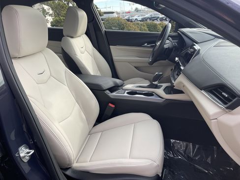 Used 2025 Cadillac CT4 Premium Luxury image 22