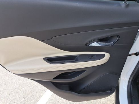 Used 2019 Buick Encore Preferred image 7