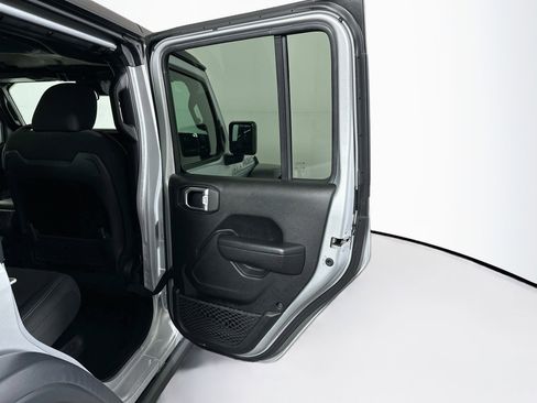 Used 2024 Jeep Wrangler Unlimited Rubicon 4xe AWD/4WD image 29