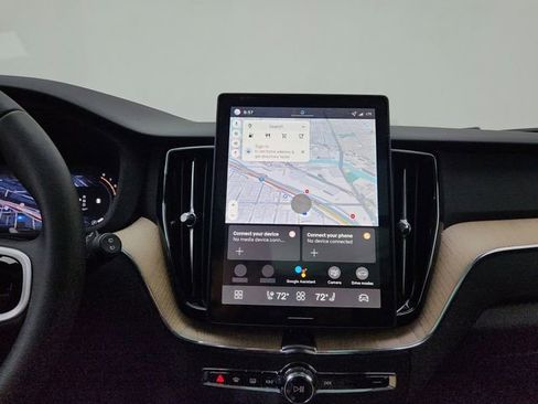 New 2026 Volvo XC60 B5 Plus w/ Climate Package image 27