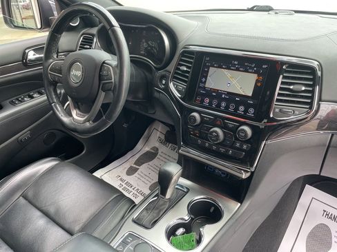 Used 2020 Jeep Grand Cherokee Overland AWD/4WD image 19