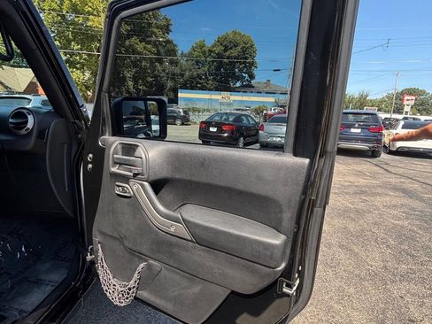 Used 2015 Jeep Wrangler Unlimited Sport w/ Quick Order Package 24S AWD/4WD image 18