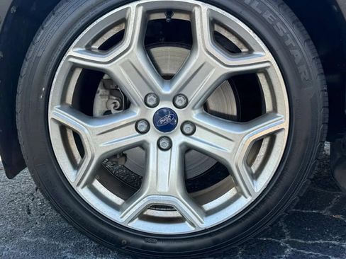 Used 2017 Ford Escape Titanium w/ Equipment Group 301A AWD/4WD image 2