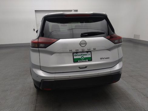 Used 2024 Nissan Rogue SV image 6