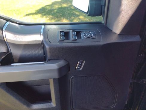 Used 2015 Ford F150 XLT w/ Equipment Group 302A Luxury image 18