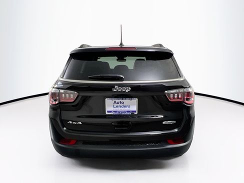 Used 2023 Jeep Compass Latitude w/ Sun and Sound Group AWD/4WD image 6
