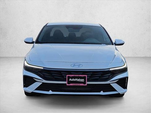 New 2026 Hyundai Elantra SE FWD image 6
