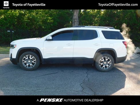 Used 2023 GMC Acadia SLT w/ Preferred Package FWD image 2