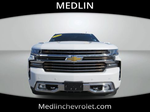 Used 2020 Chevrolet Silverado 1500 High Country w/ Technology Package AWD/4WD image 3