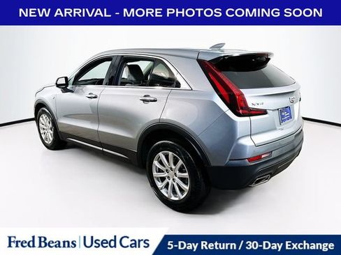 Used 2023 Cadillac XT4 Luxury w/ Cold Weather Package FWD image 7