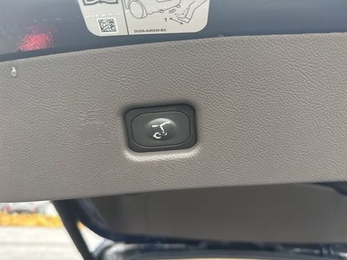 Used 2020 Lincoln Nautilus Reserve image 20