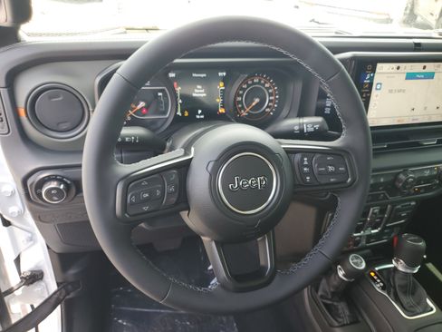 New 2026 Jeep Gladiator Mojave AWD/4WD image 11