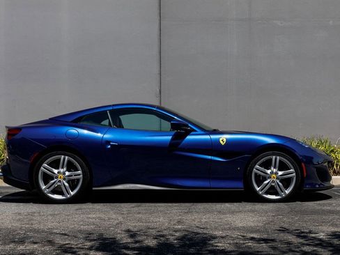 Used 2019 Ferrari Portofino image 6