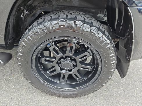 Used 2018 Toyota 4Runner SR5 Premium AWD/4WD image 35