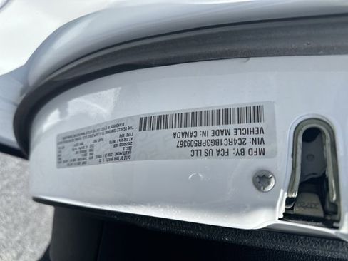 Used 2023 Chrysler Pacifica Touring-L w/ S Appearance Package FWD image 30