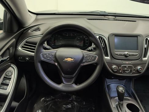 Used 2018 Chevrolet Malibu LS FWD image 17
