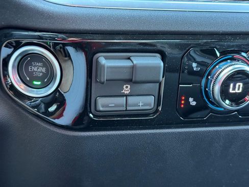 New 2026 GMC Sierra 2500 SLE w/ SLE Value Package; AWD/4WD image 17
