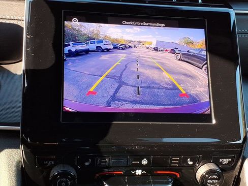 New 2025 Jeep Grand Cherokee Altitude image 14