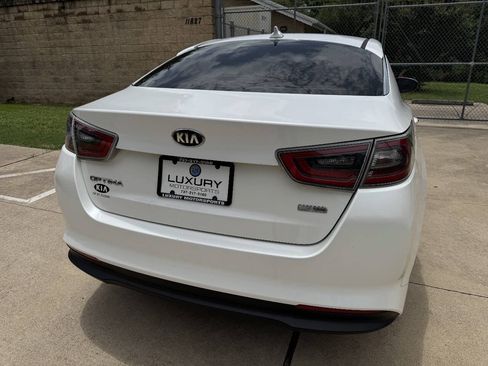 Used 2016 Kia Optima Hybrid w/ Hybrid Convenience Package FWD image 11