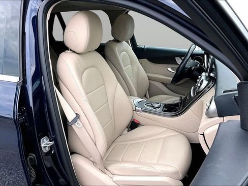 Used 2019 Mercedes-Benz GLC 300 4MATIC image 13