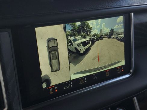 Used 2024 GMC Yukon XL Denali w/ Advanced Technology Package RWD image 30