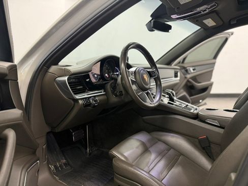 Used 2018 Porsche Panamera 4S AWD/4WD image 35
