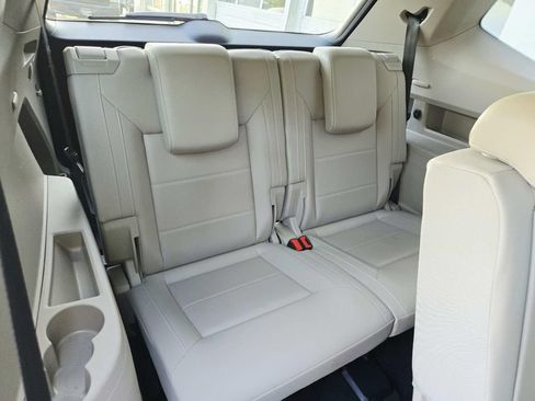 Used 2023 Volkswagen Atlas SE w/ Panoramic Sunroof Package AWD/4WD image 17