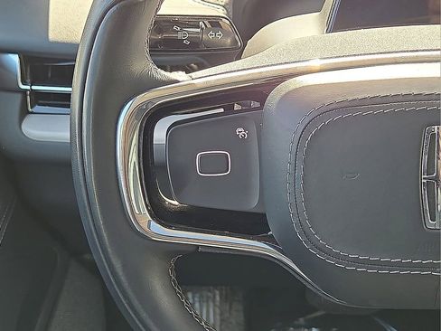 Used 2025 Lincoln Navigator Reserve AWD/4WD image 19