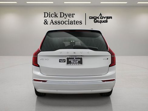 New 2026 Volvo XC60 B5 Plus w/ Protection Package Premier image 4