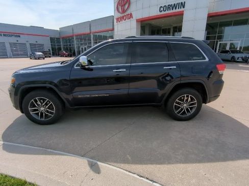 Used 2017 Jeep Grand Cherokee Limited AWD/4WD image 7