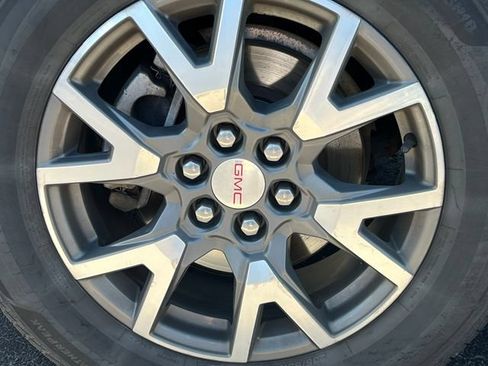 Used 2020 GMC Acadia SLE FWD image 9
