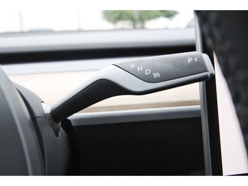 Used 2025 Tesla Model Y Long Range RWD image 16
