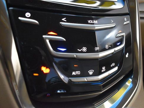 Used 2014 Cadillac ELR Base w/ Luxury Package image 19