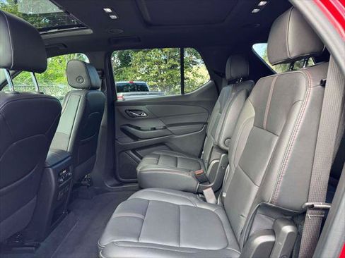 Used 2023 Chevrolet Traverse RS AWD/4WD image 14