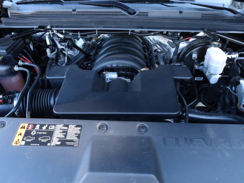 Used 2018 Chevrolet Tahoe 4WD image 11