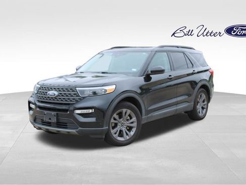 Certified 2022 Ford Explorer XLT w/ Equipment Group 202A RWD image 1