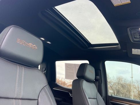 Used 2022 Chevrolet Silverado 1500 High Country w/ High Country Premium Package image 13