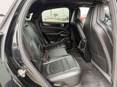 Used 2020 Porsche Cayenne image 29