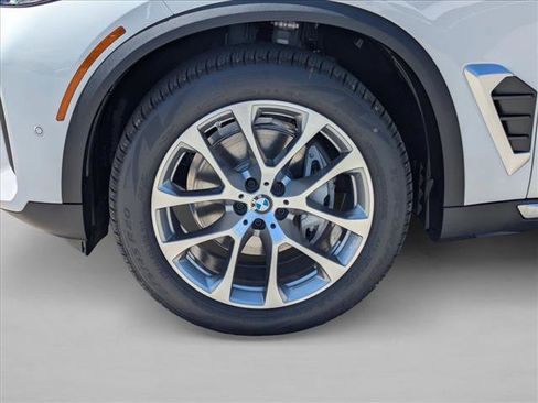 New 2026 BMW X5 xDrive40i AWD/4WD image 9