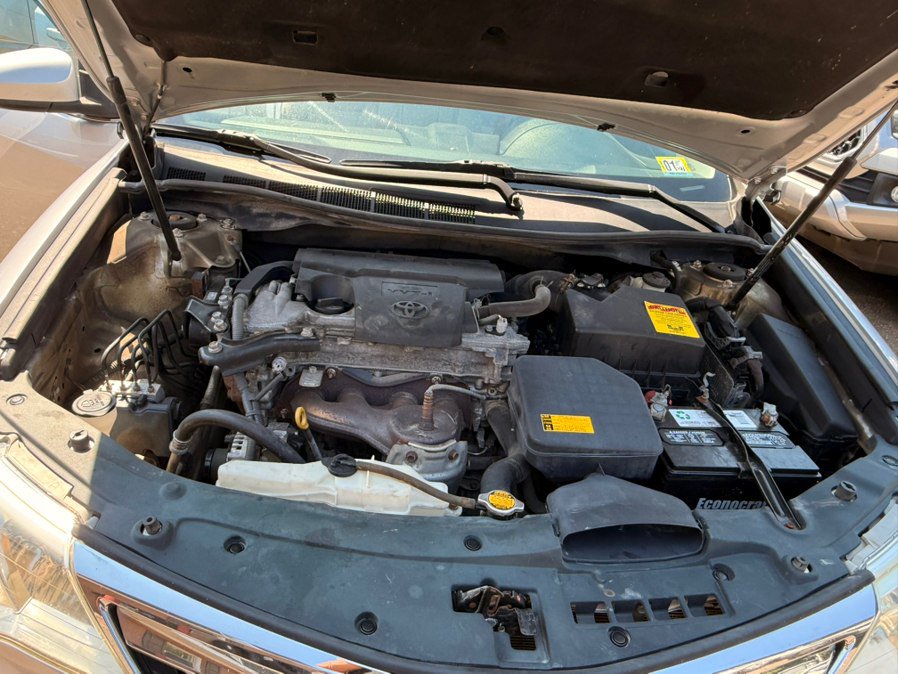 Used 2013 Toyota Camry XLE FWD image 16