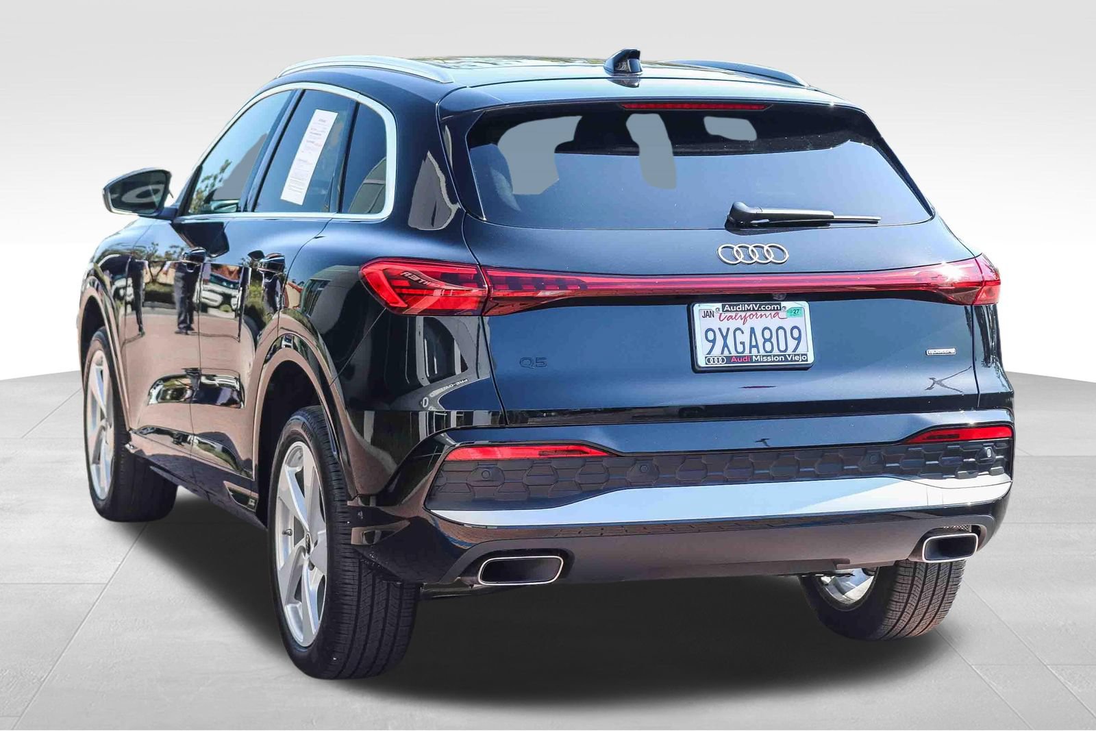 Certified 2025 Audi Q5 Premium Plus w/ Premium Plus AWD/4WD image 5