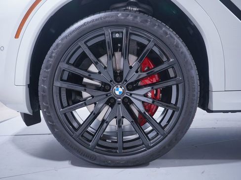Used 2026 BMW X6 xDrive40i w/ Premium Package AWD/4WD image 2