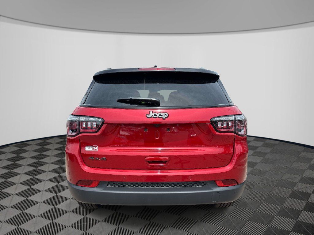 Used 2026 Jeep Compass Limited AWD/4WD image 4